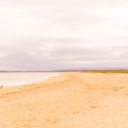 Dornoch Station Hotel Bagian luar foto The beach at West Bay